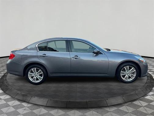 2011 INFINITI G37x Base