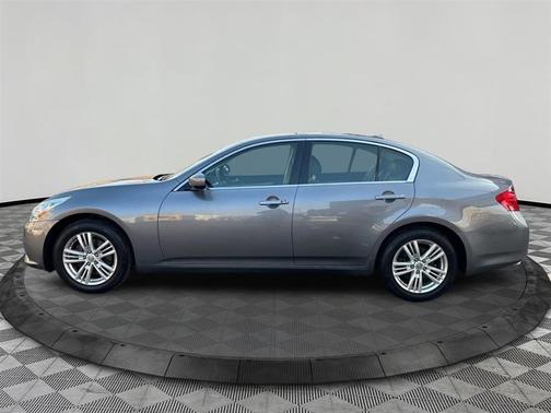 2011 INFINITI G37x Base