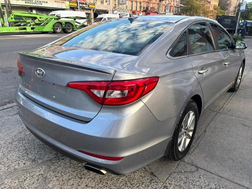 2017 Hyundai SONATA SE