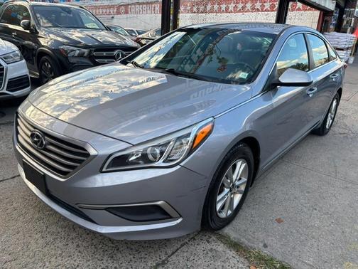2017 Hyundai SONATA SE