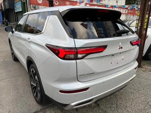 2024 Mitsubishi Outlander SE Black Edition w/Pano Roof S-AWC