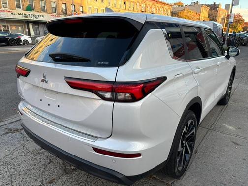 2022 Mitsubishi Outlander ES 2.5 S-AWC