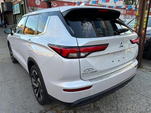 2022 Mitsubishi Outlander ES 2.5 S-AWC