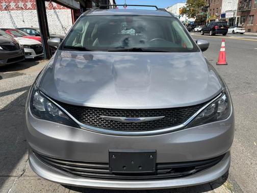2020 Chrysler Voyager LXI