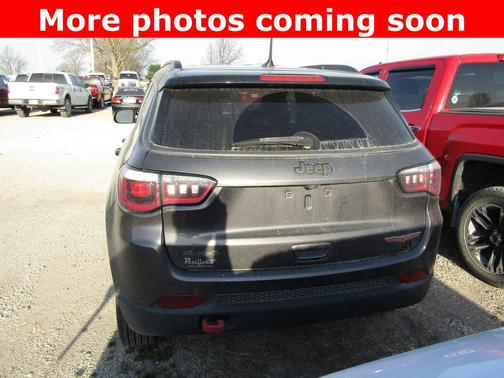 Granite Crystal Metallic Clearcoat 2019 Jeep Compass Trailhawk