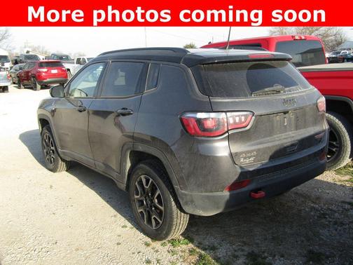 Granite Crystal Metallic Clearcoat 2019 Jeep Compass Trailhawk