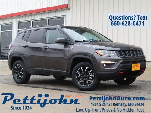 Granite Crystal Metallic Clearcoat 2019 Jeep Compass Trailhawk