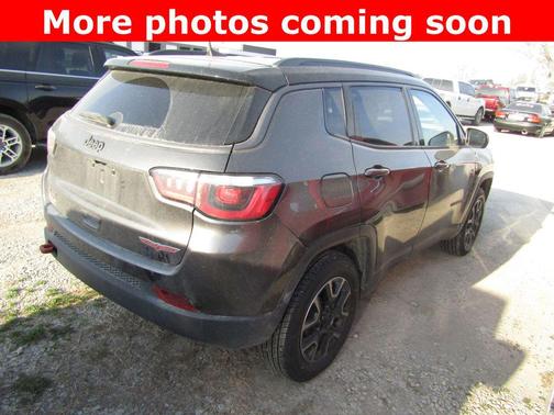 Granite Crystal Metallic Clearcoat 2019 Jeep Compass Trailhawk