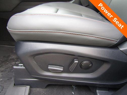 Star White Metallic Tri-Coat 2026 Ford Explorer Active w/200A Pkg