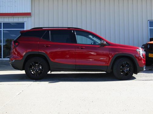 2024 GMC Terrain AWD AT4