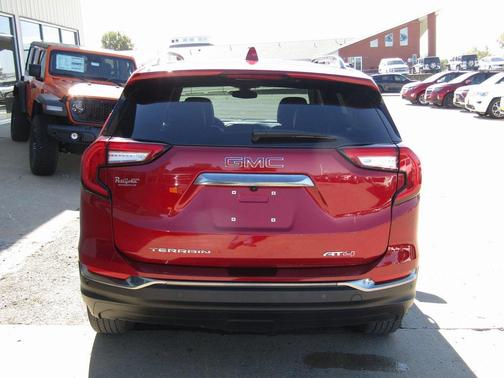 2024 GMC Terrain AWD AT4