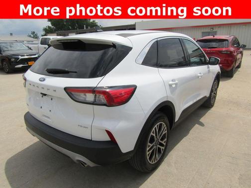 Oxford White 2022 Ford Escape SEL