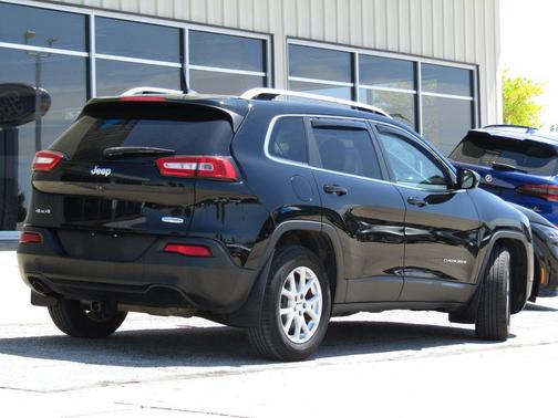 Diamond Black Crystal Pearlcoat 2018 Jeep Cherokee Latitude Plus