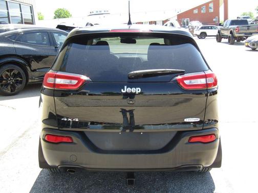 Diamond Black Crystal Pearlcoat 2018 Jeep Cherokee Latitude Plus