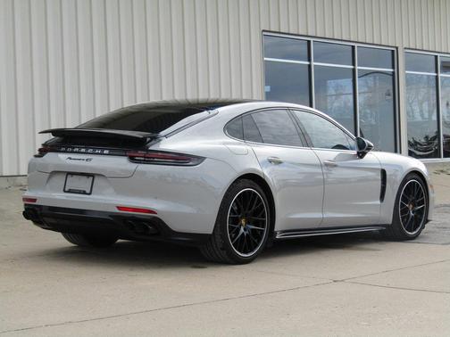 2018 Porsche Panamera 4S