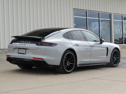 2018 Porsche Panamera 4S