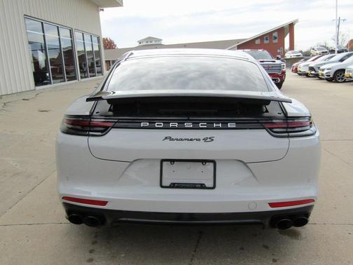 2018 Porsche Panamera 4S