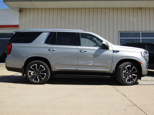 Sterling Metallic 2023 GMC Yukon SLT