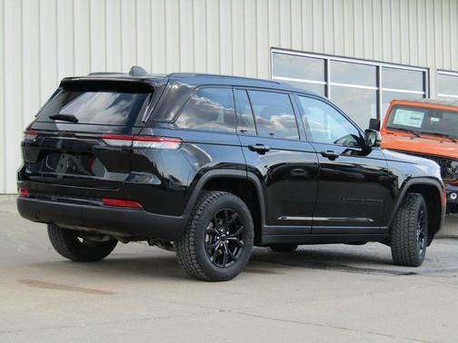 2024 Jeep Grand Cherokee Altitude