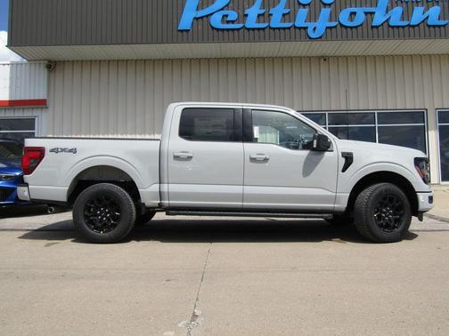 Avalanche 2026 Ford F-150 XLT