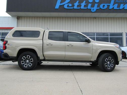 Sand Dune Metallic 2023 Chevrolet Colorado Z71