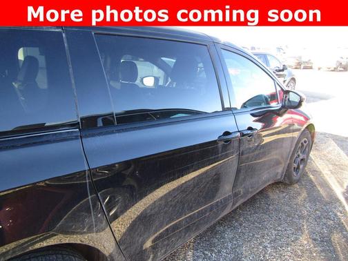 2024 Chrysler Pacifica Hybrid S Appearance Pkg