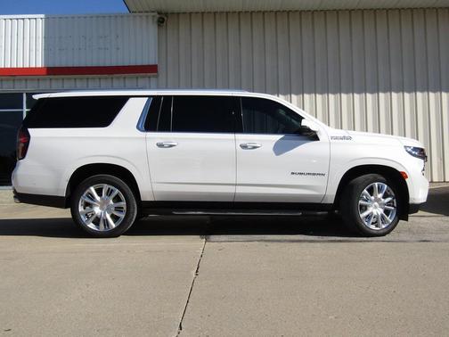 2023 Chevrolet Suburban 4WD High Country