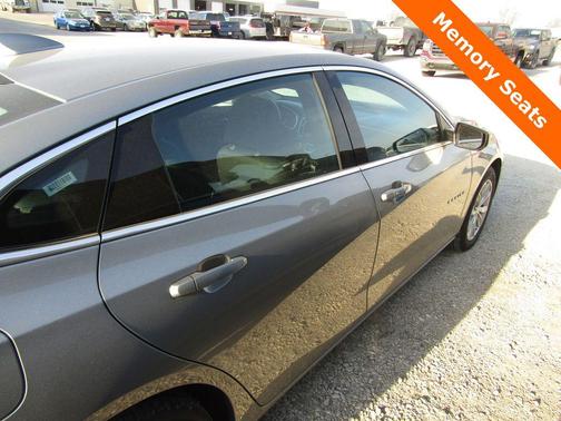 Sterling Gray Metallic 2023 Chevrolet Malibu FWD 1LT