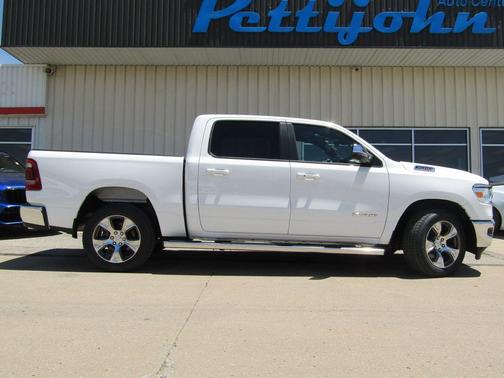 Bright White Clearcoat 2023 RAM 1500 Laramie