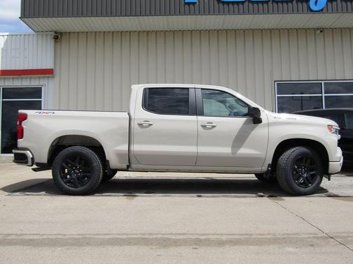 White Sands 2026 Chevrolet Silverado 1500 RST