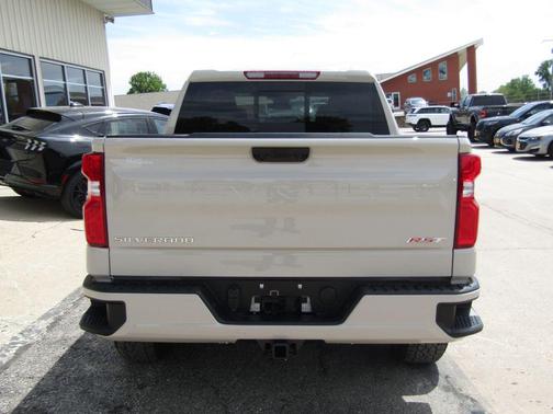 White Sands 2026 Chevrolet Silverado 1500 RST
