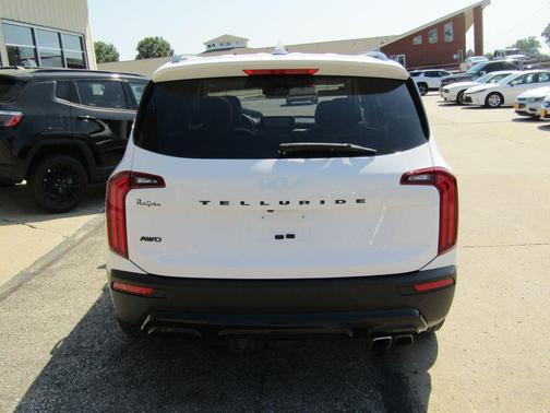 Glacial White Pearl 2022 Kia Telluride SX