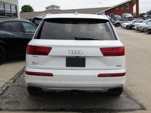 Glacier White Metallic 2019 Audi Q7 55 Prestige