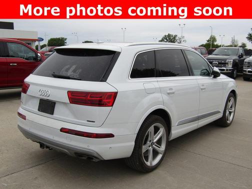 Glacier White Metallic 2019 Audi Q7 55 Prestige