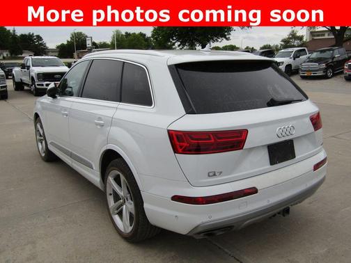 Glacier White Metallic 2019 Audi Q7 55 Prestige