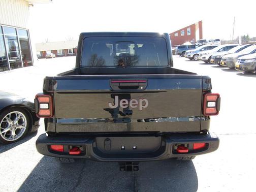 Black Clearcoat 2026 Jeep Gladiator Rubicon