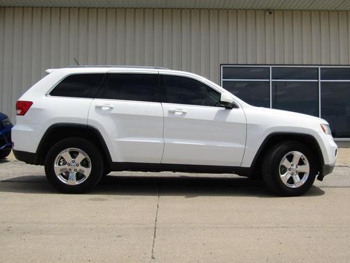 Bright White Clearcoat 2013 Jeep Grand Cherokee Laredo