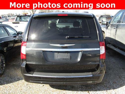 2016 Chrysler Town & Country Touring