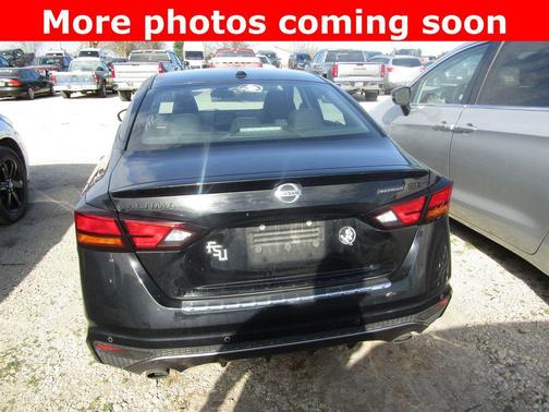 2022 Nissan Altima SR FWD