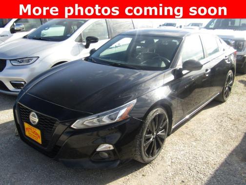 2022 Nissan Altima SR FWD