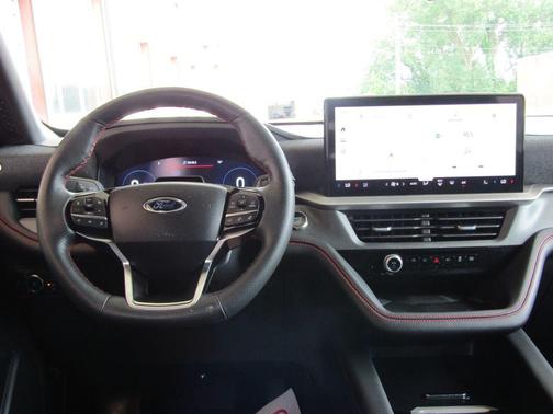 Carbonized Gray Metallic 2025 Ford Explorer ST-Line