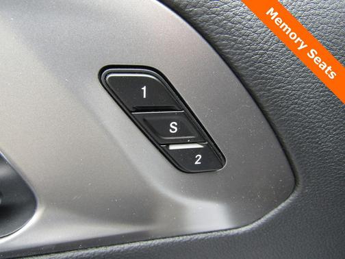 Bright White Clearcoat 2026 Chrysler Pacifica L