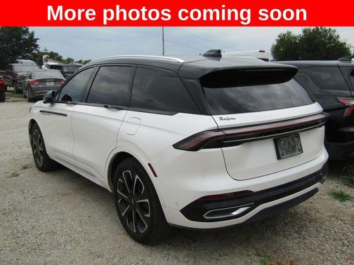 White Platinum Metallic Tri-Coat 2024 Lincoln Nautilus Reserve
