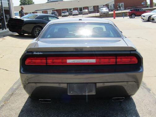 Granite Crystal Metallic Clearcoat 2014 Dodge Challenger R/T
