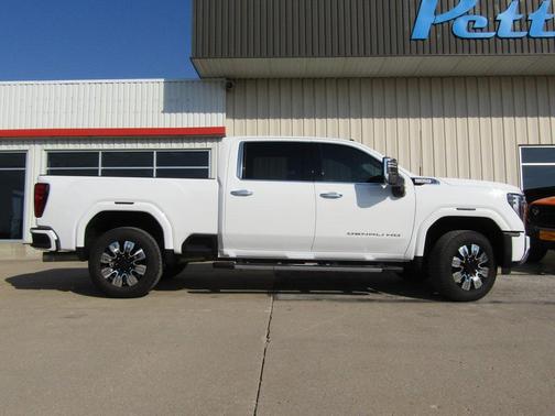 2025 GMC Sierra 2500 Denali