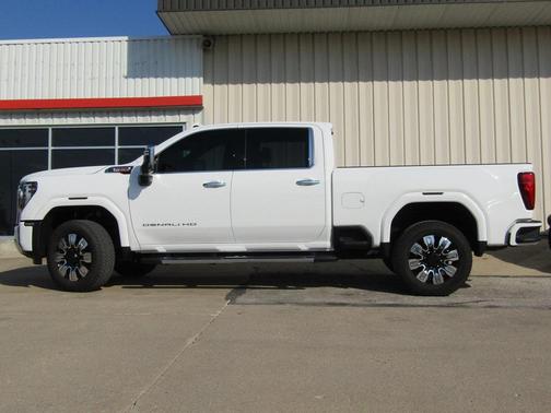 2025 GMC Sierra 2500 Denali