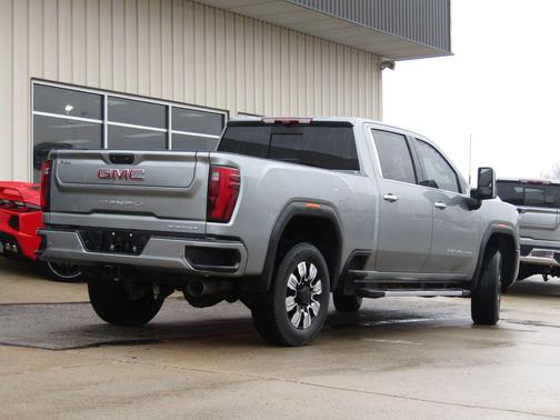 2024 GMC Sierra 2500 Denali