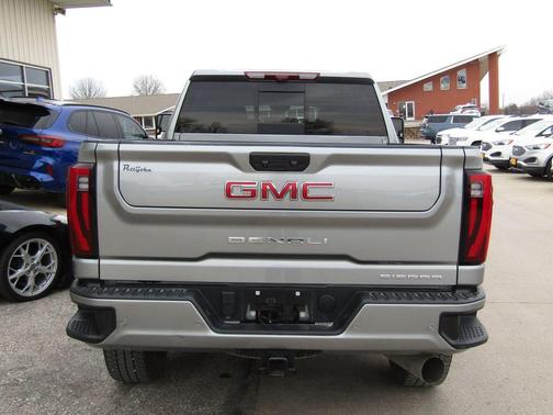 2024 GMC Sierra 2500 Denali