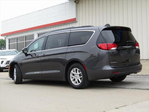 2021 Chrysler Voyager LXI