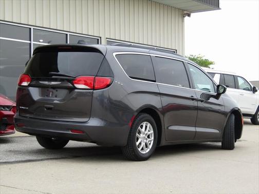 2021 Chrysler Voyager LXI